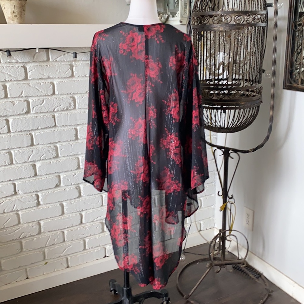 TORRID FLORAL SHIRTTAIL FLOWY KIMONO PLUS SIZE 1X 2X  EXCELLENT - Picture 4 of 6